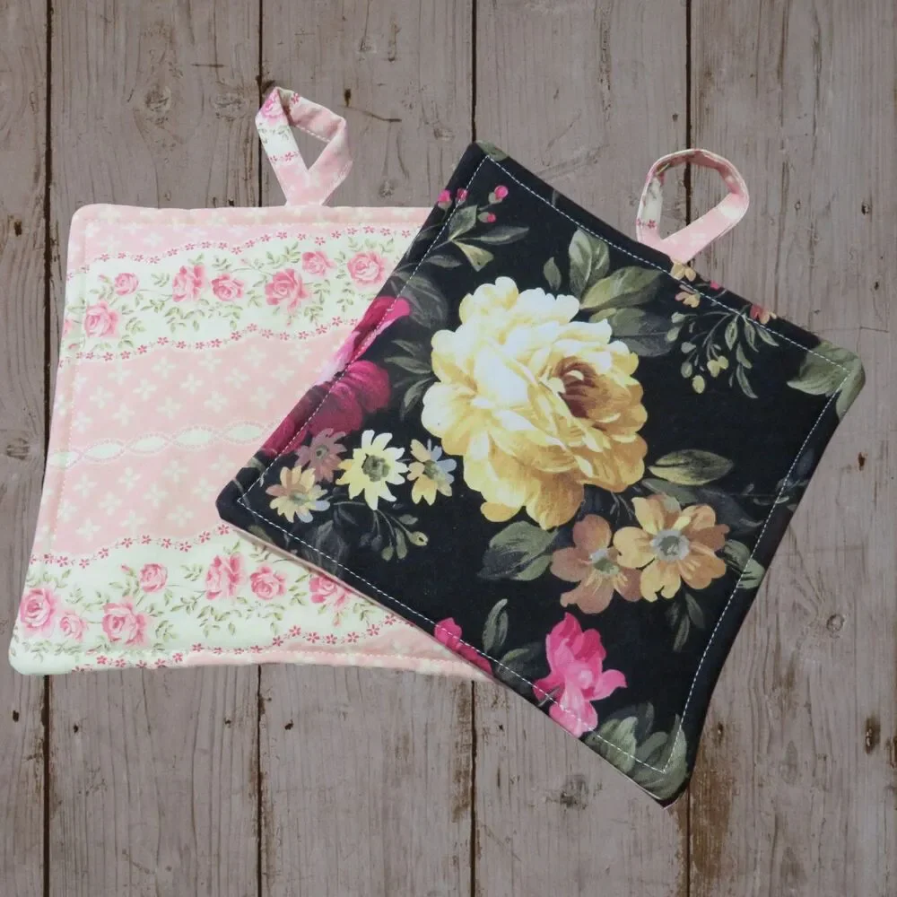 Handmade Potholder, Set of 2, Reversible Christmas Pink Roses and Yellow Roses
